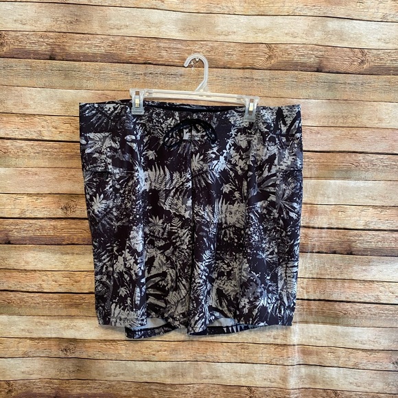 lululemon athletica Other - Lululemon Black Gray Current State Shorts 40